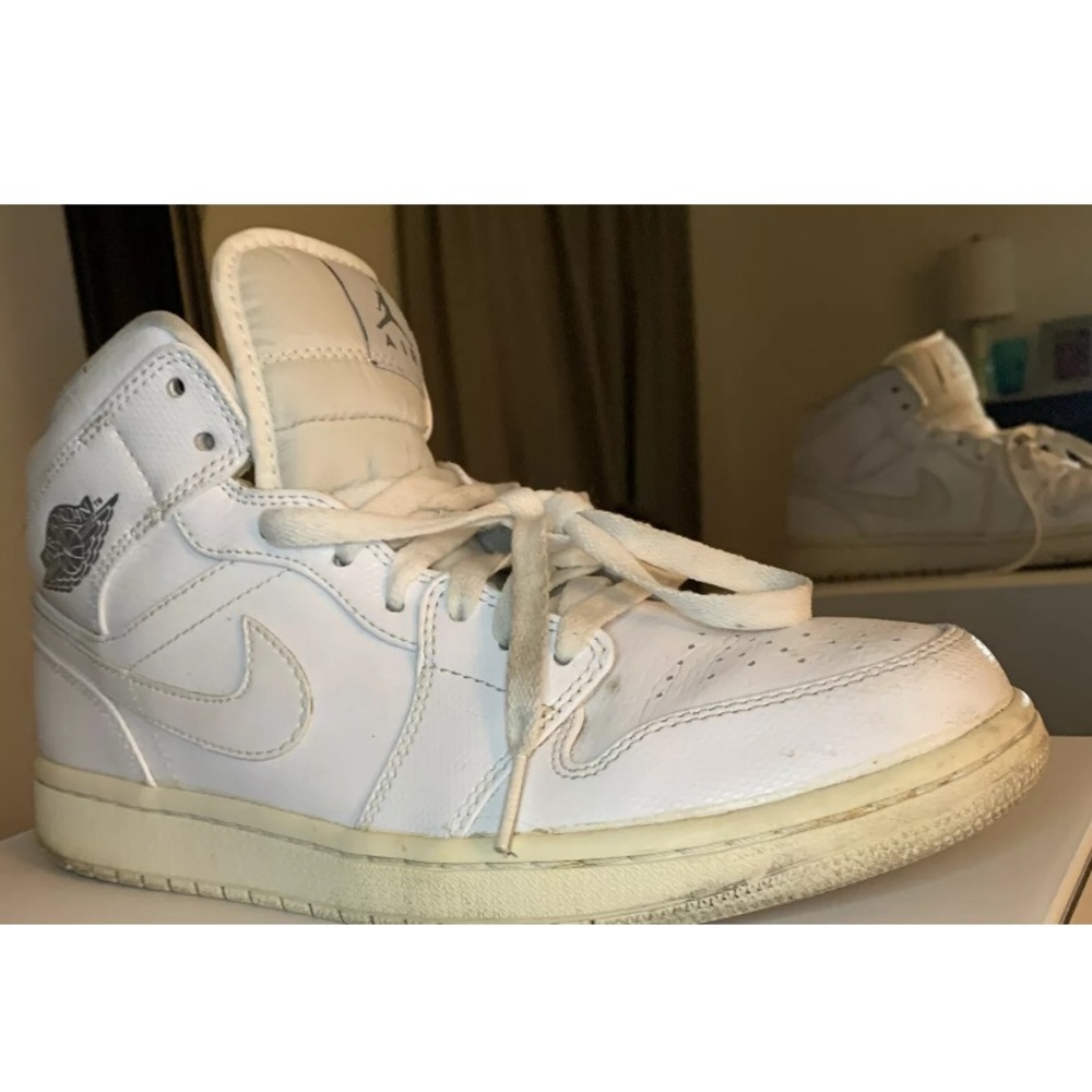 Size 8.5 - Jordan 1 Mid Triple White